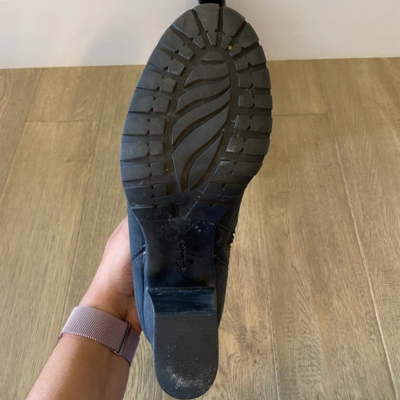 Cloudsteppers by Clark’s black ankle booties - Picture 3 of 3